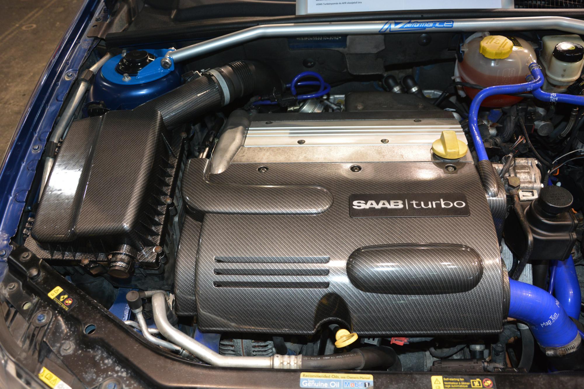 Fényes karbon-ezüst motorburkolat SAAB 9-3 1.8 2.0 benzin B207
