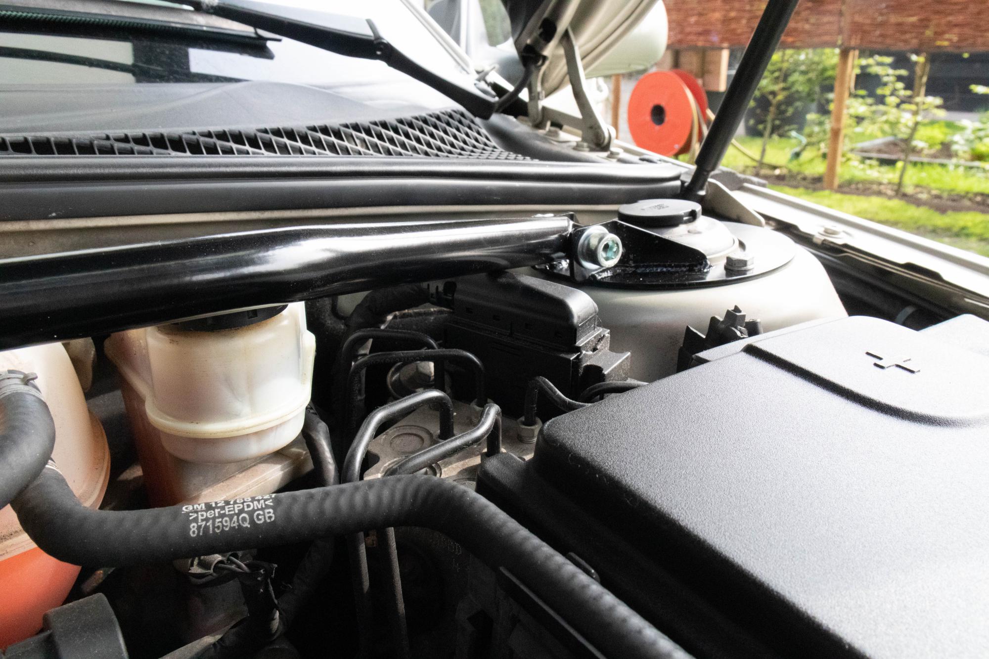 A-Zperformance Strut Brace SAAB 9-3 1.8 2.0 benzin 1.9 dízel 2003-2012 Black