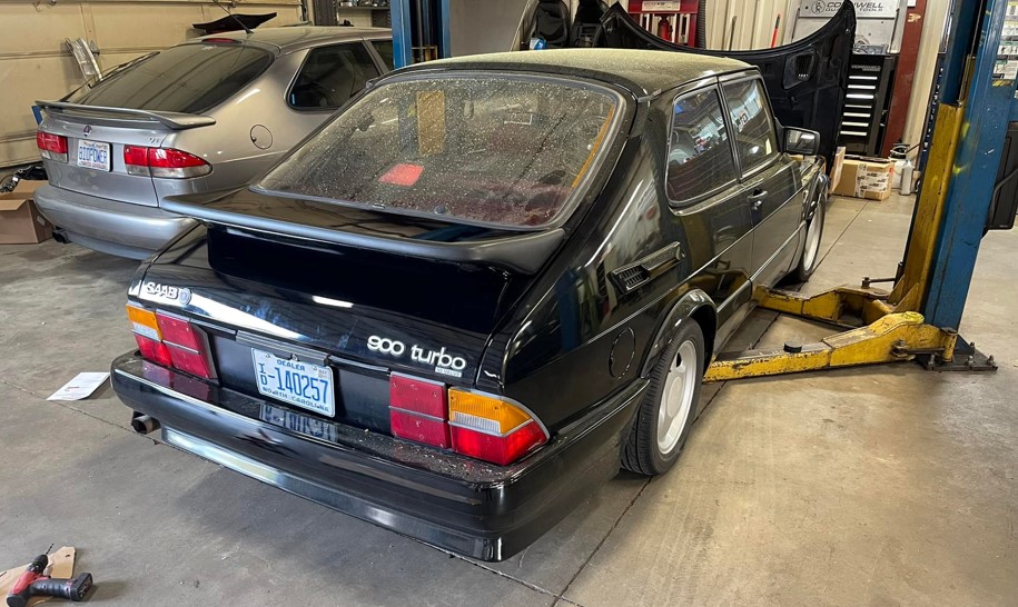 SAAB 900 Airflow Carlsson Rear Wing Rubber Replacement 1978-1993