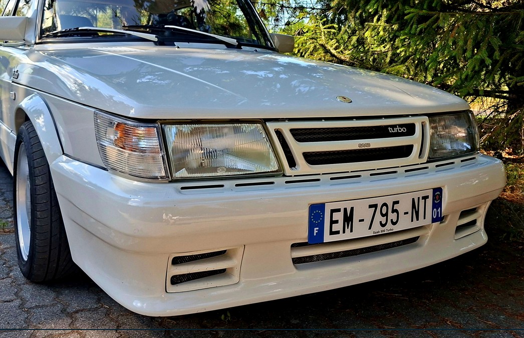 A-Zperformance SAAB 900 Airflow Carlsson Front Bumper