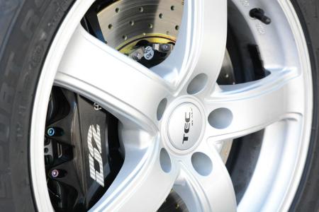D2 Racing 330 mm floating, street 6-pot rear brake kit, SAAB 9-5 (98-02) D2 Racing 330 mm floating, street 6-pot rear brake kit, SAAB 9-5 (98-02)